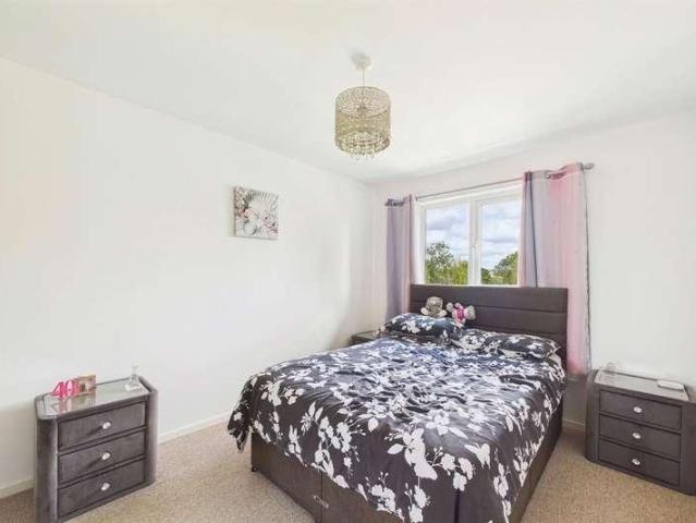 Flat for sale in Roselands, Livermead
