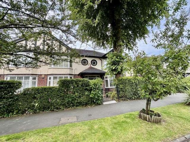 Flat for sale in Georgia, Greater Manchester