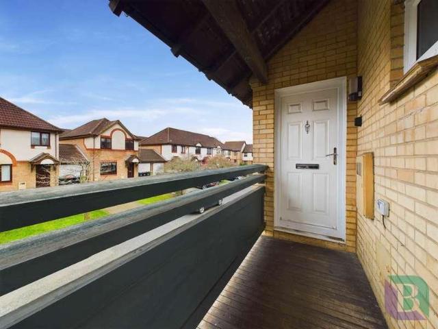 Flat for sale in Monkston Park, Milton Keynes