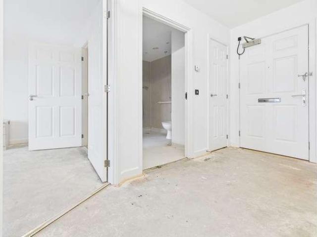 Flat for sale in Worle, Weston-super-mare