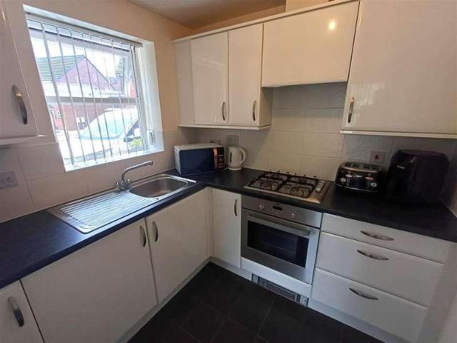 Flat for sale in Halesowen, West Midlands