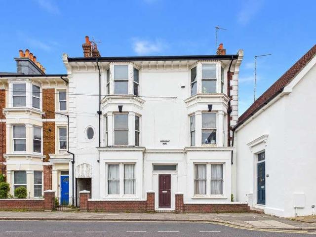 Flat for sale in Brunswick