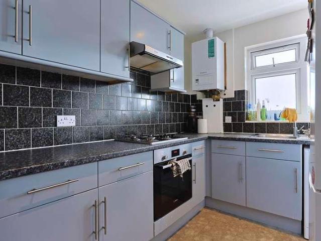 Flat for sale in Winchmore Hill, Palmers Green
