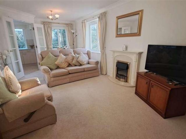 Flat for sale in Highcliffe