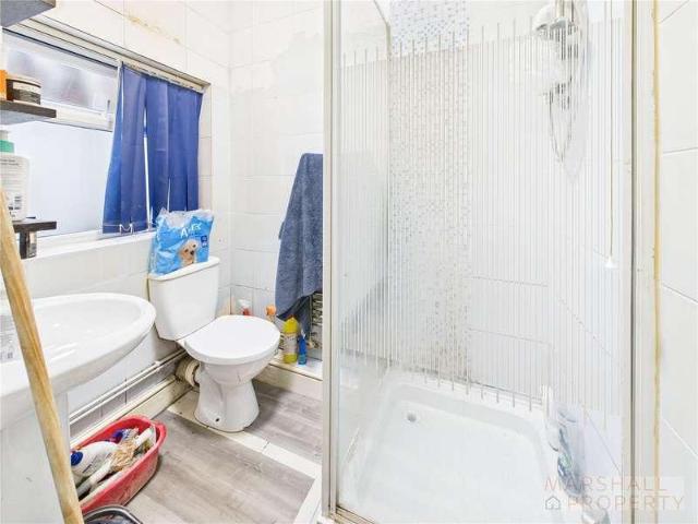 Flat for sale in Bootle, Sefton