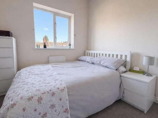 Flat for sale in Green Close, Warwickshire