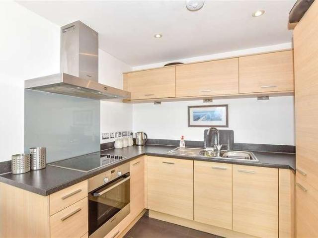 Flat for sale in Portsea, Portsmouth