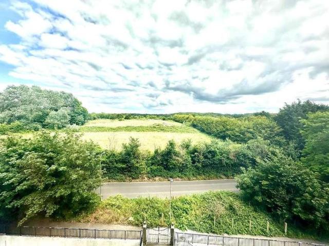 Flat for sale in Ramsden, Greater London