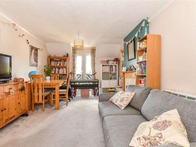Flat for sale in Brook Street, Bourne Vale