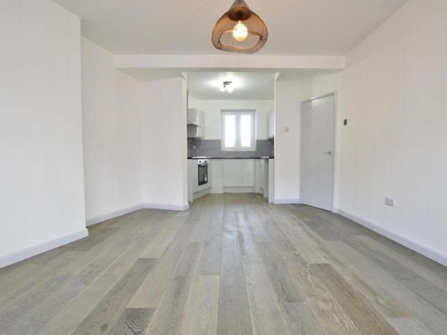 Apartment for sale in Dagenham, Becontree