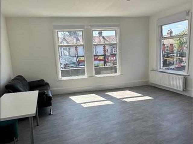 Apartment for rent in Gants Hill, Greater London