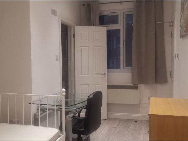 Apartment for rent in Lenton Abbey, Haddon