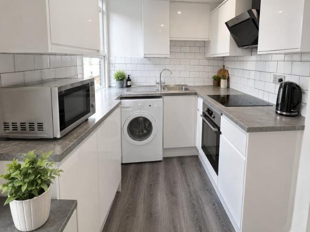 Apartment for rent in Hyde Park, Leeds