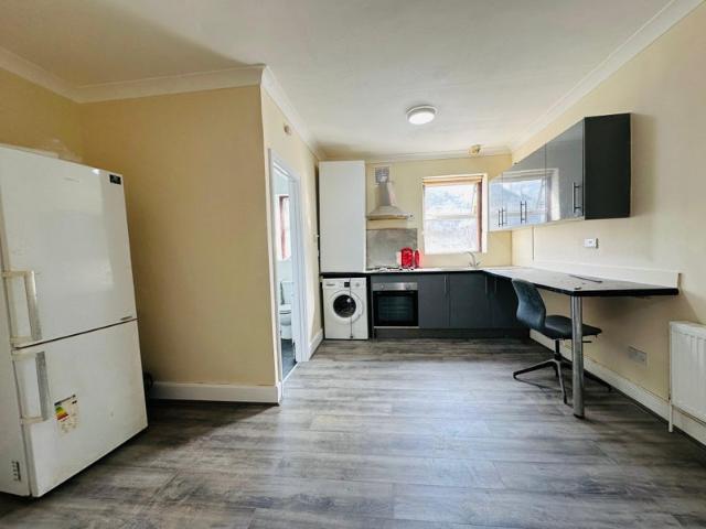 Apartment for rent in London Borough of Newham, Greater London