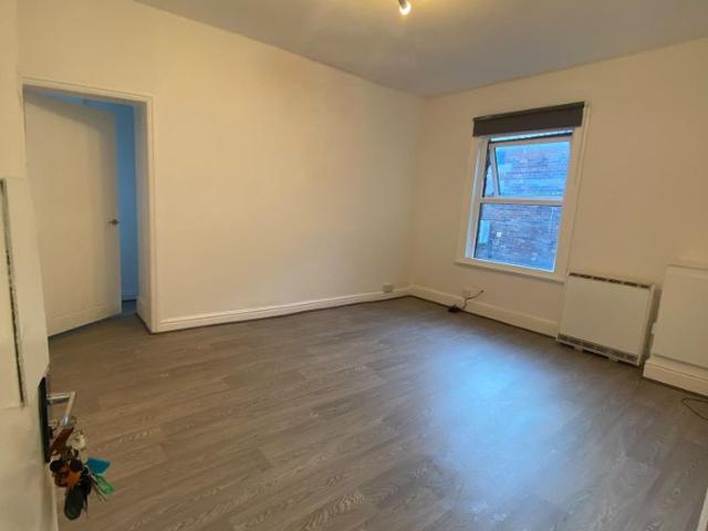Studio for rent in Calderstones