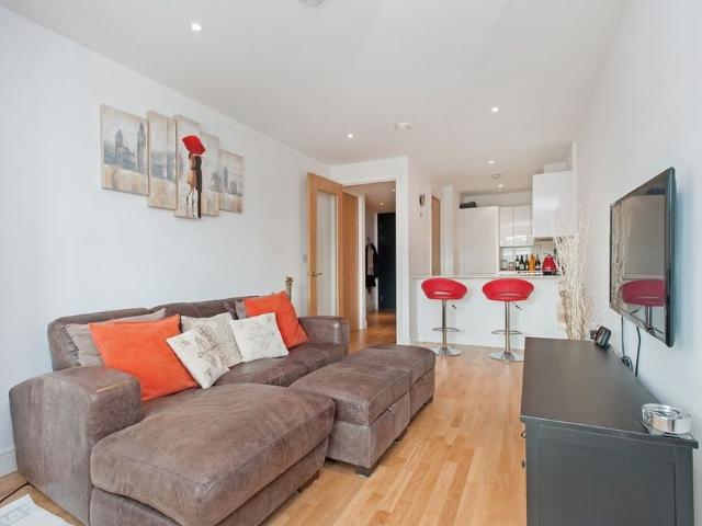 Apartment for rent in Earlsfield, Greater London