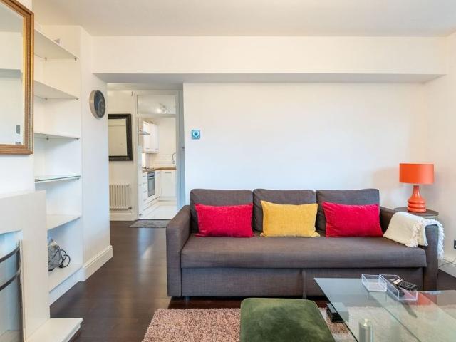 Apartment for rent in Kennington, Greater London