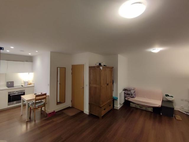 Apartment for rent in Newtown, Reading