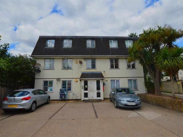 Flat for sale in Slough, Berkshire