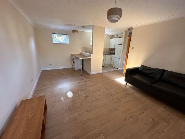 Apartment for rent in Lane, Greater London