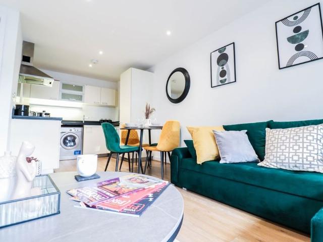 Apartment for rent in Poplar Grove, Greater London
