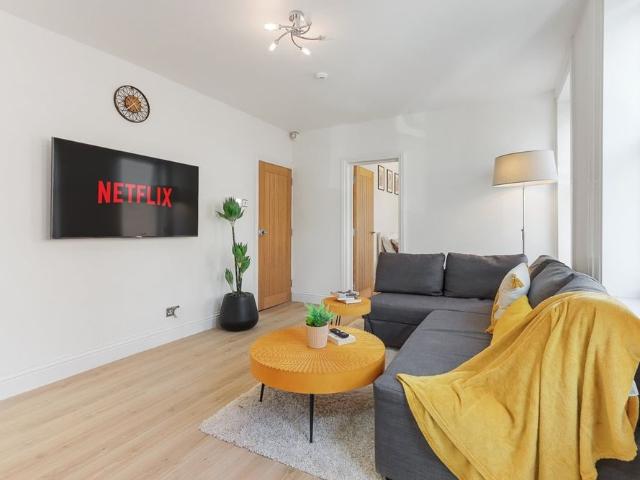 Apartment for rent in Furzedown, Greater London