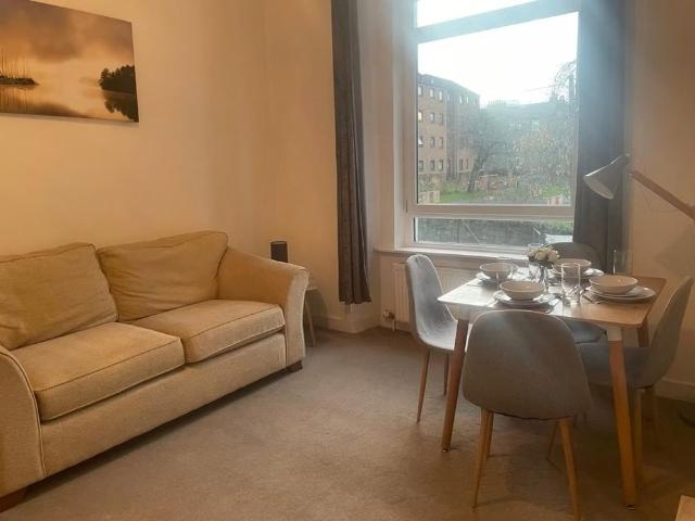 Apartment for rent in Stenhouse, Scotland