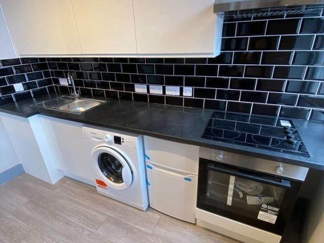 Apartment for rent in Temple Fortune, Greater London