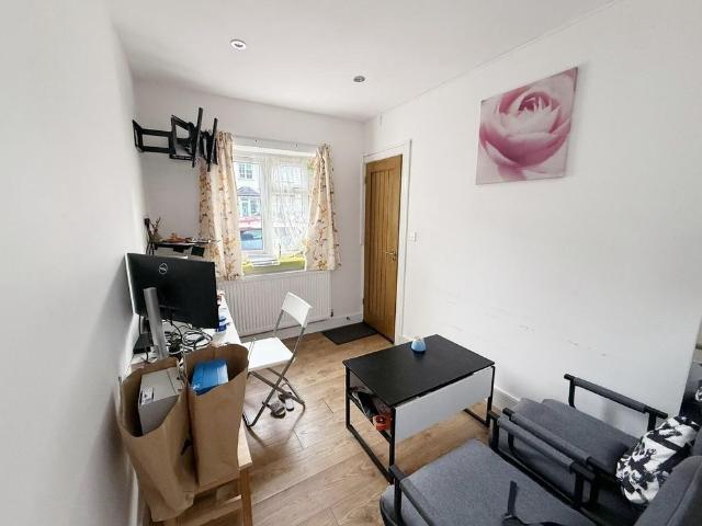 Apartment for rent in Lane, Greater London