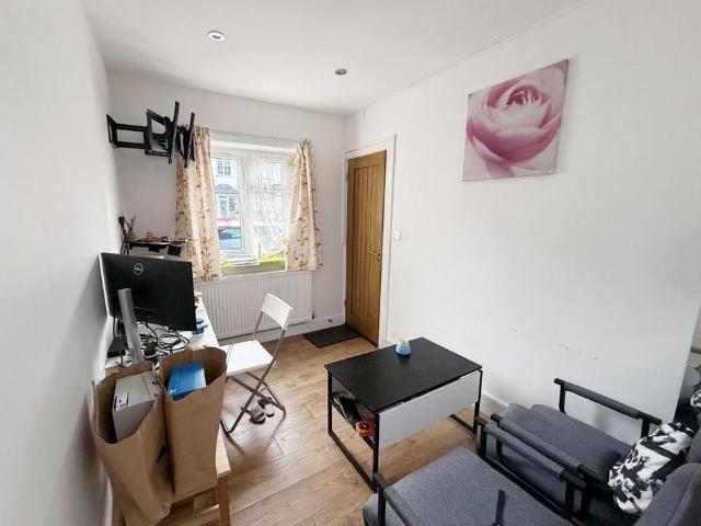 Apartment for rent in Lane, Greater London