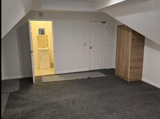 Apartment for rent in Lenton Abbey, Haddon
