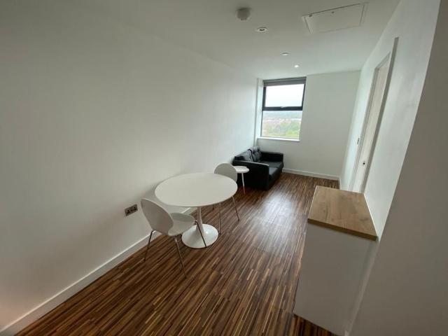 Apartment for rent in Old Trafford, Trafford Park