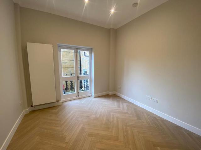 Apartment for rent in Furzedown, Greater London