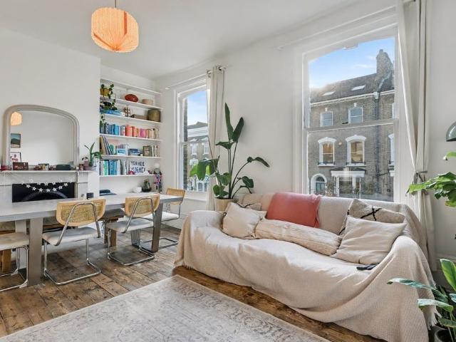 Apartment for rent in Newington Green, Cat Hill