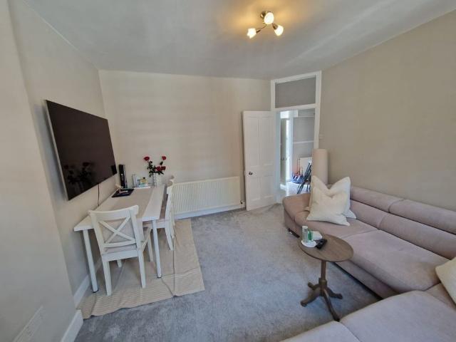 Apartment for rent in Westminster, Victoria