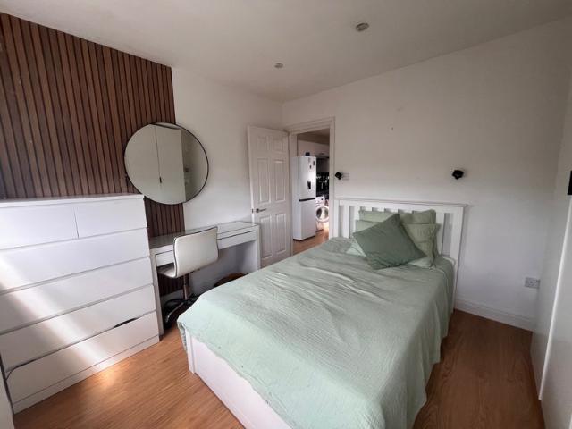 Apartment for rent in Maida Hill, Greater London