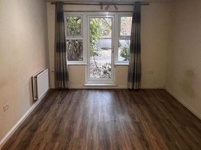 Apartment for rent in Lane, Greater London
