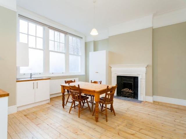 Apartment for rent in Plaistow, Greater London
