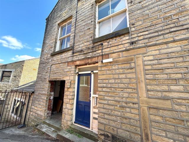 Apartment for rent in Holme Valley, Honley