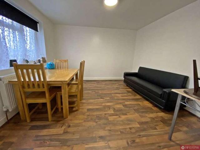 Apartment for rent in Seven Kings, Greater London