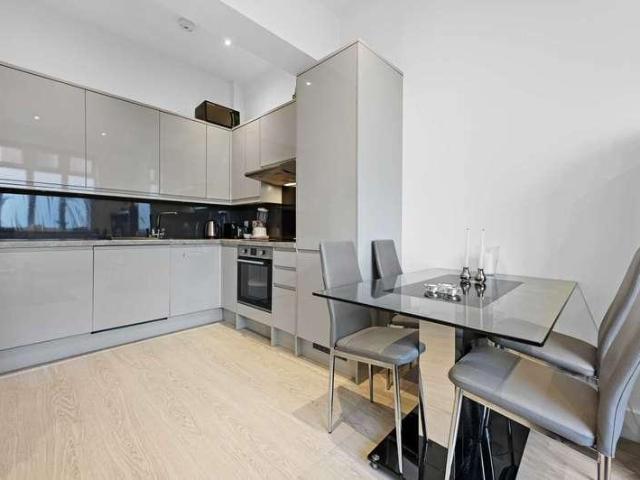 Apartment for rent in Shepherd's Bush, Greater London