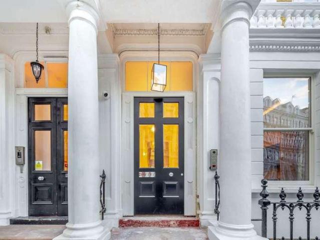 Apartment for rent in Brompton, Greater London