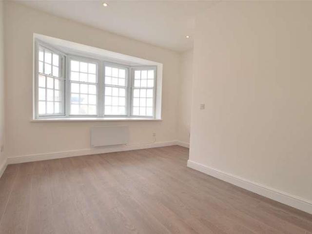 Apartment for rent in South Park, Red Hill