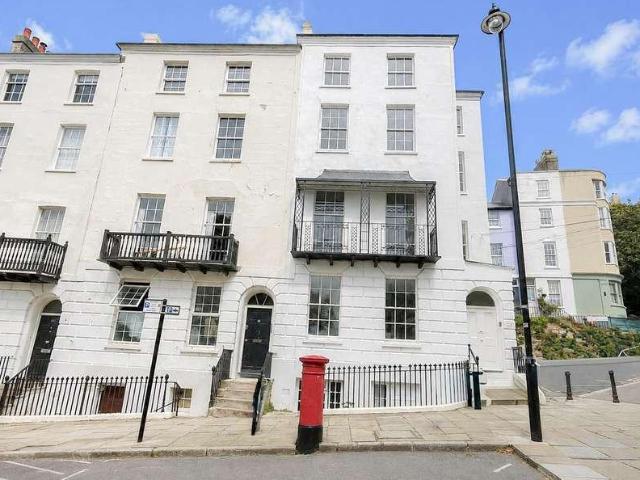 Apartment for rent in Old Town, Guestling Green