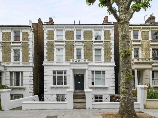 House for rent in North Kensington, Greater London