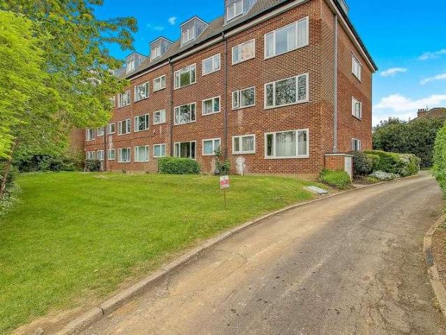 Apartment for rent in Woodside Park, Greater London