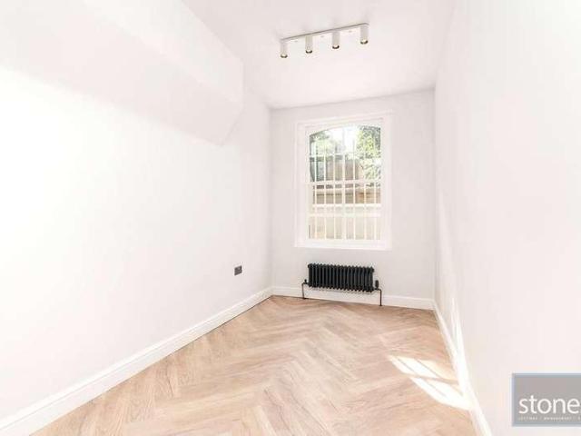 Apartment for rent in Chalk Farm, Greater London
