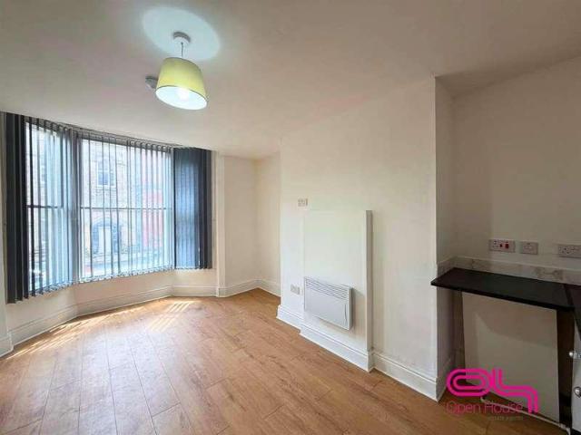 Apartment for rent in Lee Bank, Greater Manchester
