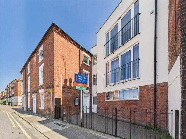 Apartment for rent in Red Hill, Worcestershire