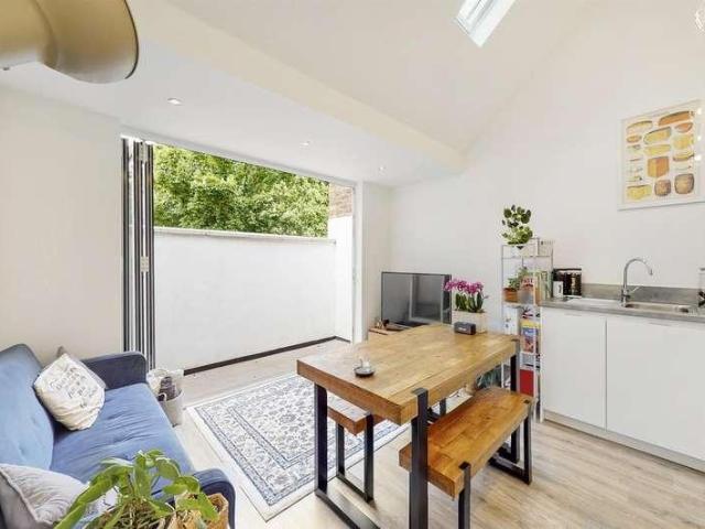 Apartment for rent in Haggerston, Greater London